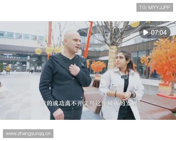 李小鹏家那套餐厅摆设，我看了就把外卖盒合上了